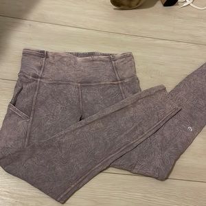 Lululemon cropped leggings with pockets